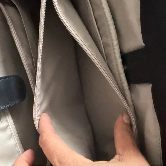 Briggs & Riley Tan Interior Bag - Picture 7 of 9